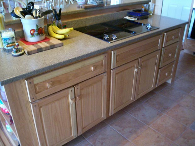 Hand Crafted Soild Oak Kitchen Cabinets: Grove
