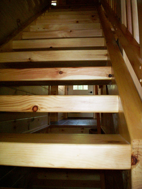 Hand Crafted Solid Pine Straight Staircase: Grove