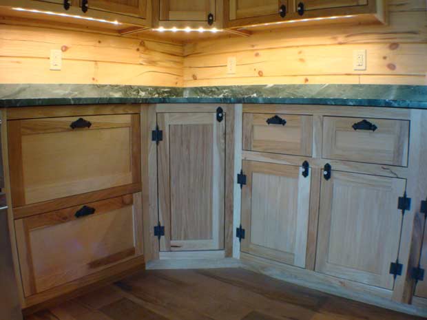 Handcrafted Soild Wood Hickory Kitchen Cabinets: Bottom Hickory Cabinet Detail