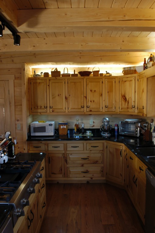 Hand Crafted Solid Pine Kitchen Cabinets: Volk