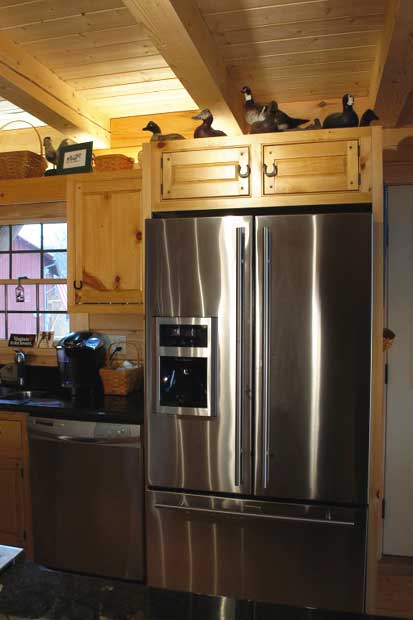 Hand Crafted Solid Pine Kitchen Cabinets: Volk